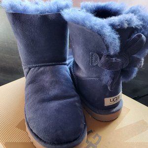 ugg mini bailey bow boots - navy blue - size 7